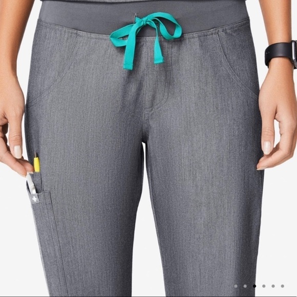 Figs Kade Utility Pocket Gray Scrub Pants - Large Tall - Picture 5 of 16